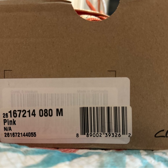 New in box Clark’s adjustable comfort sandals - Picture 6 of 7